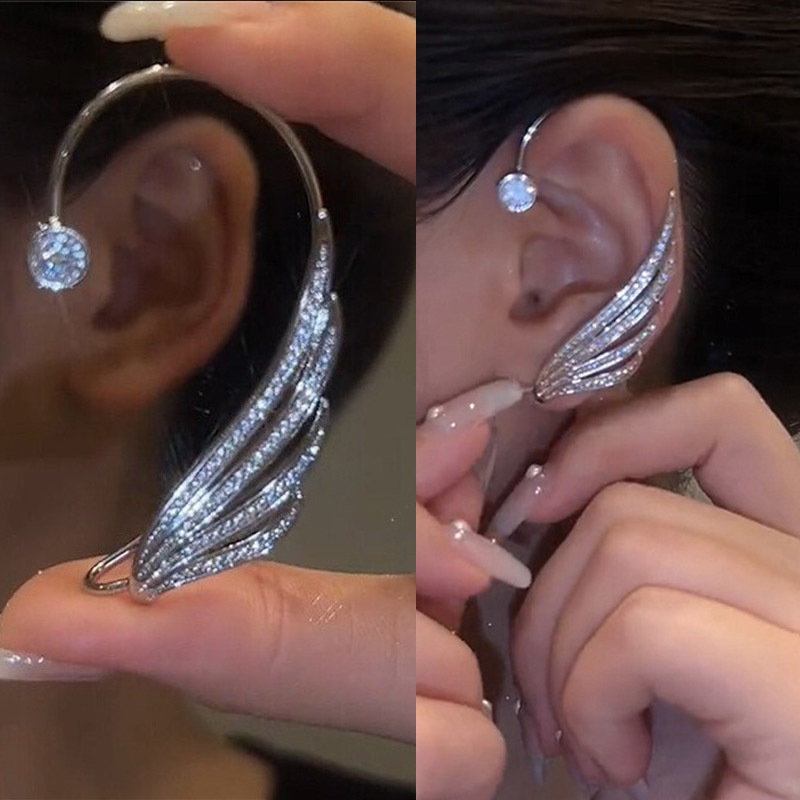 Модные циркониевые серьги-манж – обзор и цена Conch Earring Hoop